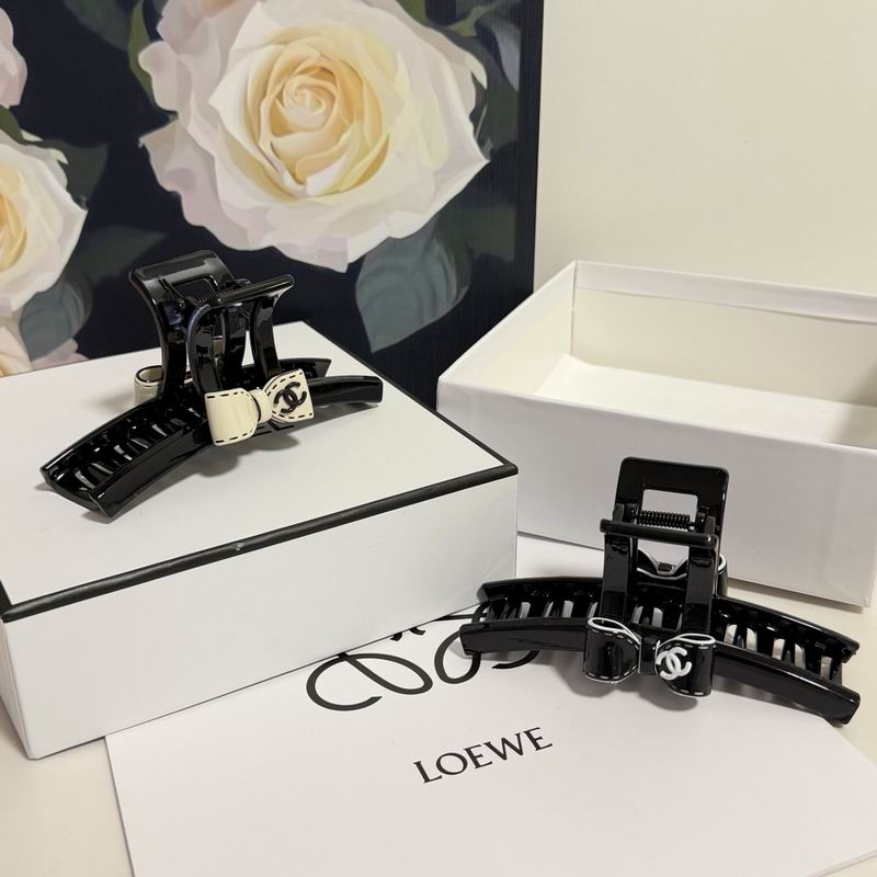 Chanel Hair Grab Clip hh61